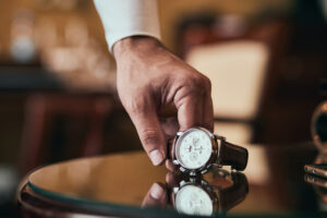 5 Reasons to sell your luxury watch to an online watch dealer